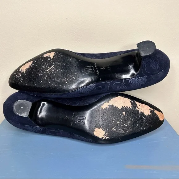 Bruno Magli Vintage Navy Suede Kitten Heels - Picture 10 of 12